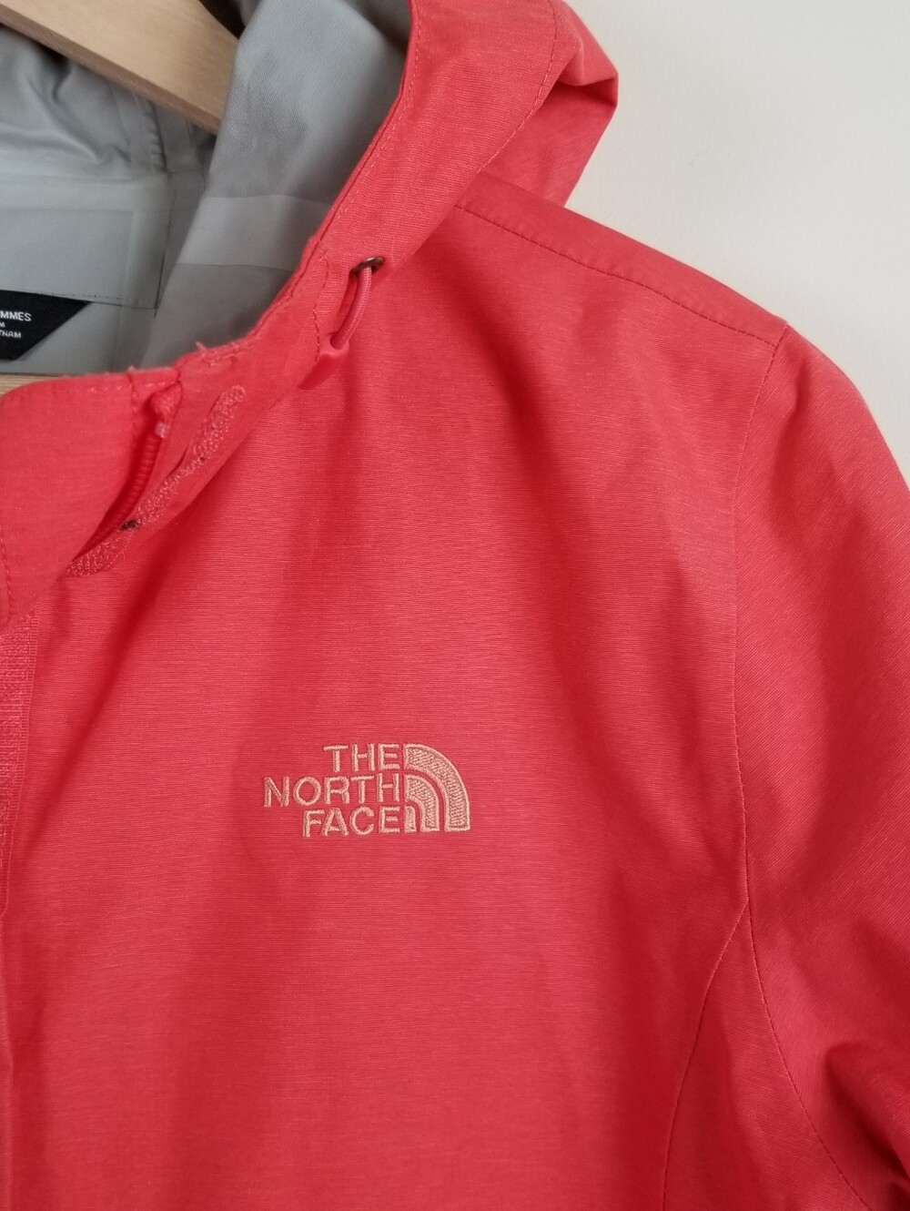 The North Face Dryvent Rain Jacket Hooded Size Medium - Picture 3 of 11